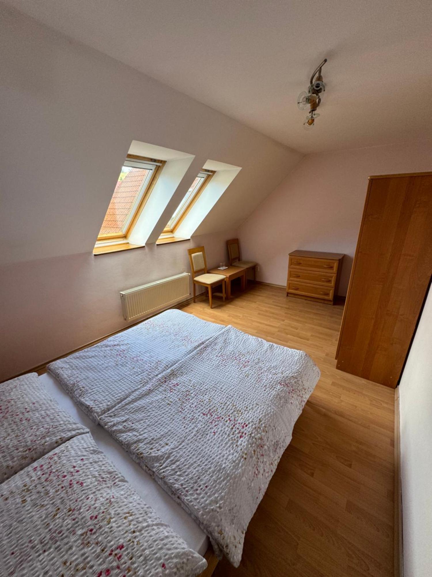 Lutra Montana Apartment Relov ภายนอก รูปภาพ