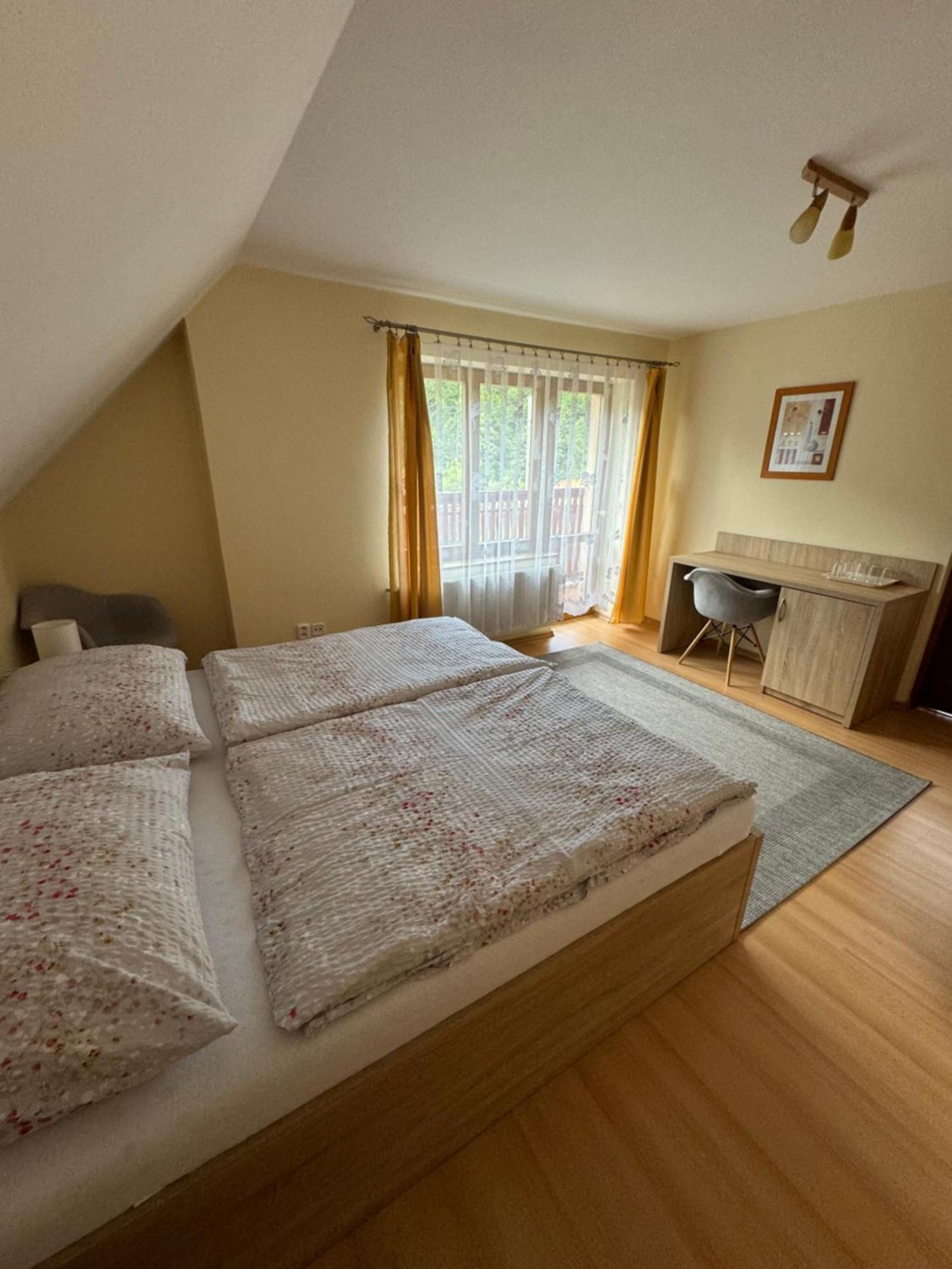 Lutra Montana Apartment Relov ภายนอก รูปภาพ