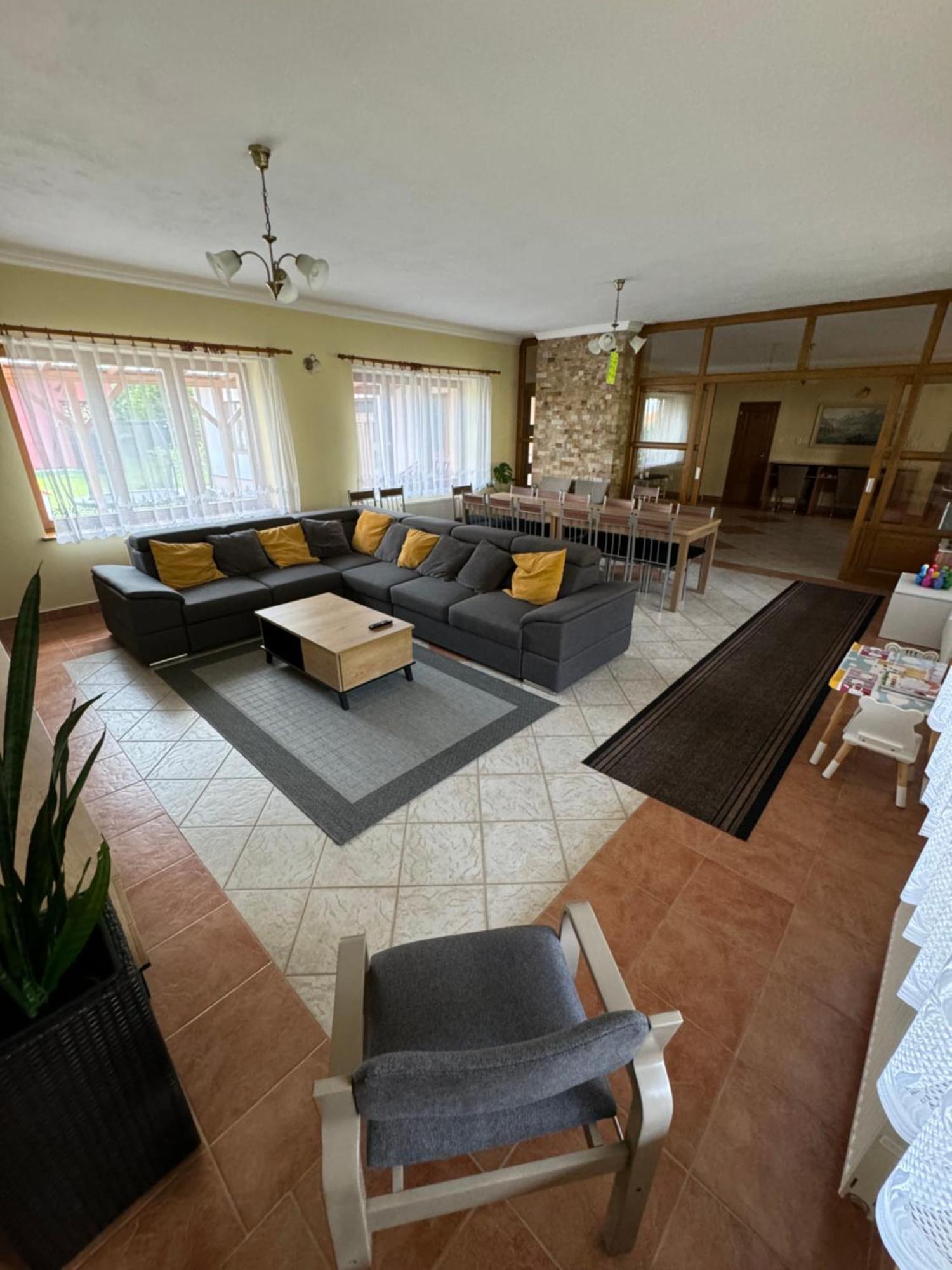 Lutra Montana Apartment Relov ภายนอก รูปภาพ